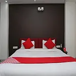 Oyo 16410 Hotel Retreet