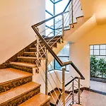 Fabhotel First Star Golf Course Road