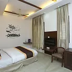 Oyo 11381 Corple Stays