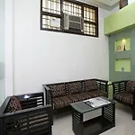 Oyo 9423 Near Medanta Medicity Hospital
