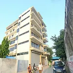 Oyo 9461 Sector 56