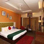 Oyo 8535 Hotel Mayarch