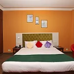 Oyo 8535 Hotel Mayarch
