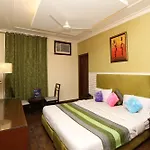 Oyo 8535 Hotel Mayarch