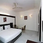 Oyo 20036 Silverkey Akash Neem Marg