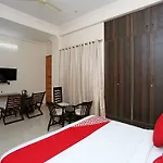 Oyo 14444 Jmk House