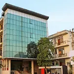 Oyo 8536 Azad Sqaure