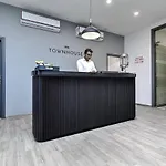 Oyo Townhouse 044 Sector 14 Gurugram