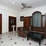 Oyo 14306 Hotel The Tavern