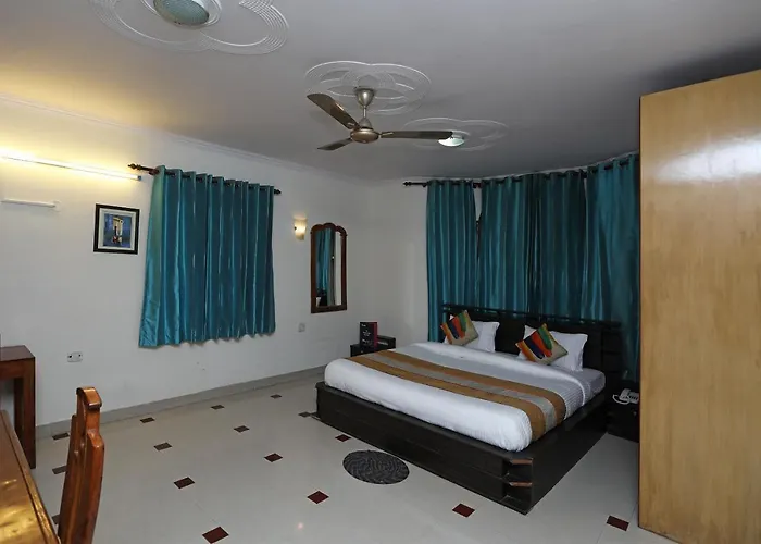 Oyo 14306 Hotel The Tavern