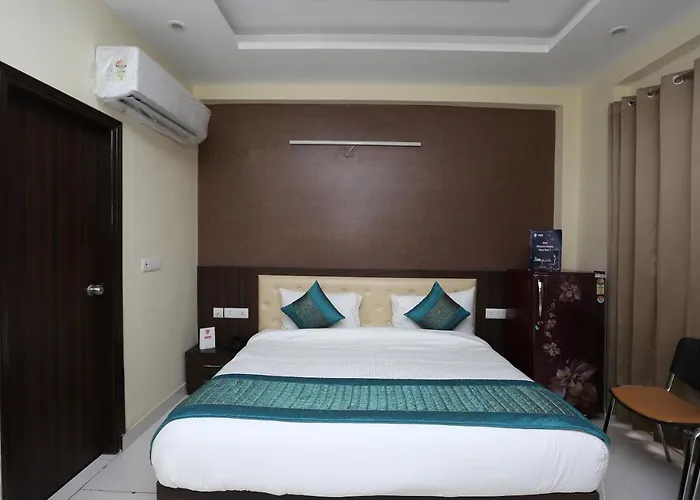 Oyo Flagship 12081 Palm Garden Suites