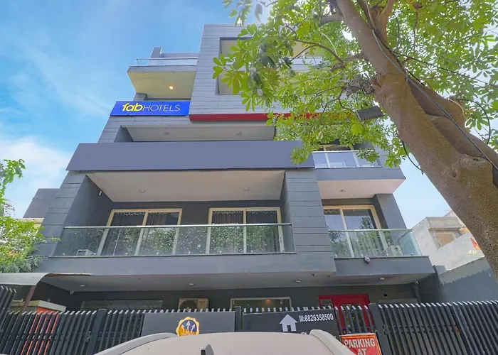 Fabhotel Pantao Stays