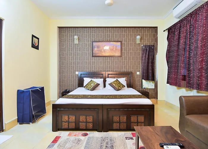 Studio Serviced Apartments Near Fortis Hospital