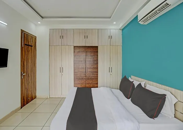 Oyo Flagship Hotel Medanta Star Lb Residency Unitech
