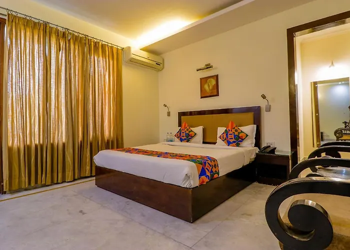 Fabhotel Imperial Inn