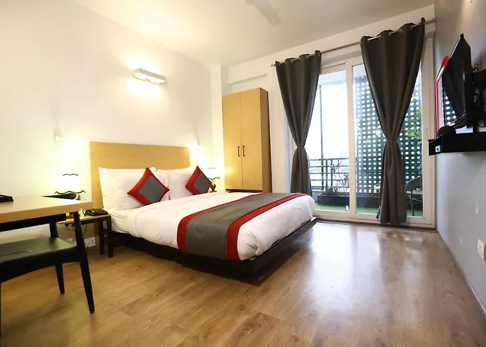 Bk Studio And Rooms Near Huda City Centre
