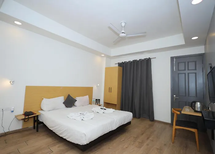 Hotel Wedlock Near Artemis Hospital
