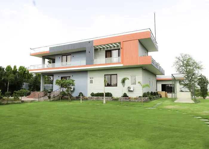 Elivaas Aarul 4 Bhk Villa With Pvt Pool, Gazebo & Game Zone