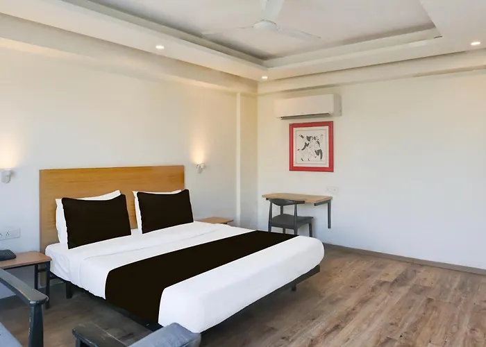 Townhouse Sector 57 Gurgaon Near Hong Kong Bazaar