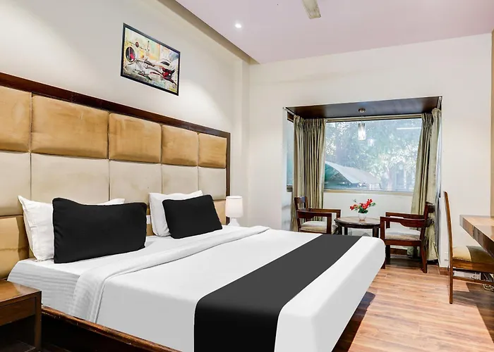 Super Townhouse Oak Sector 25 Gurgaon
