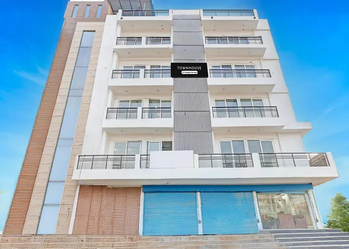 Townhouse Sector 62 Gurgaon Near World Mark