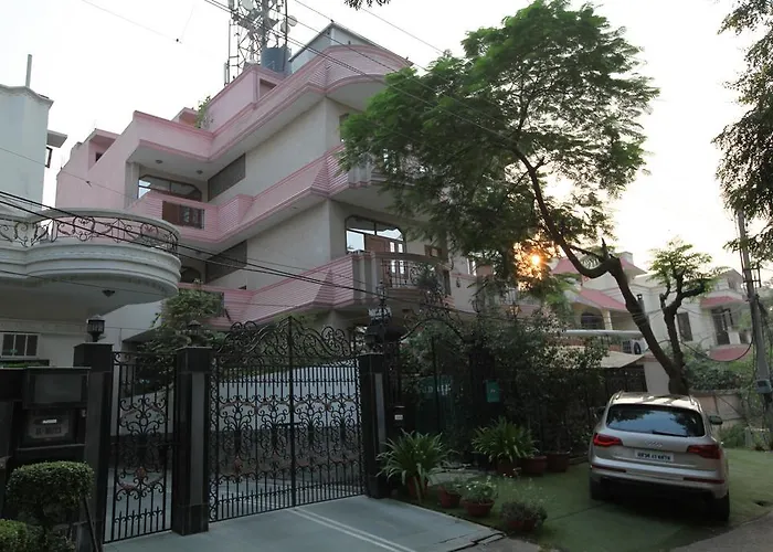 Oyo Premium Dlf Plaza