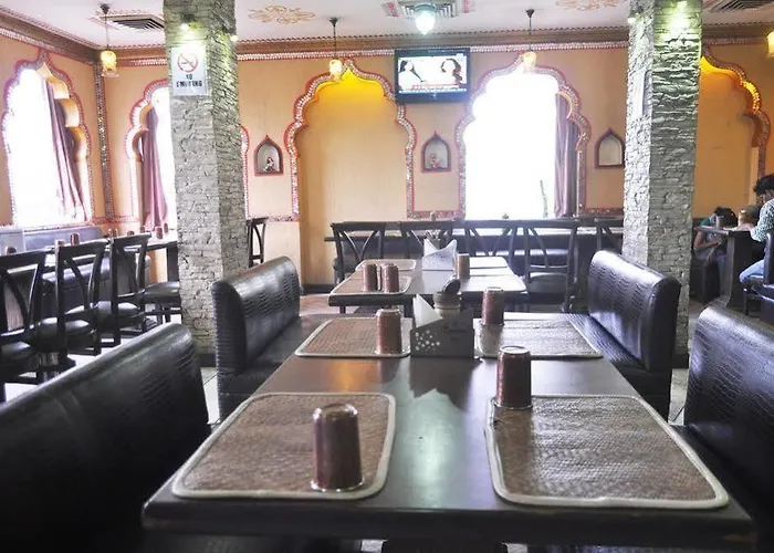 Oyo Premium Old Gurgaon