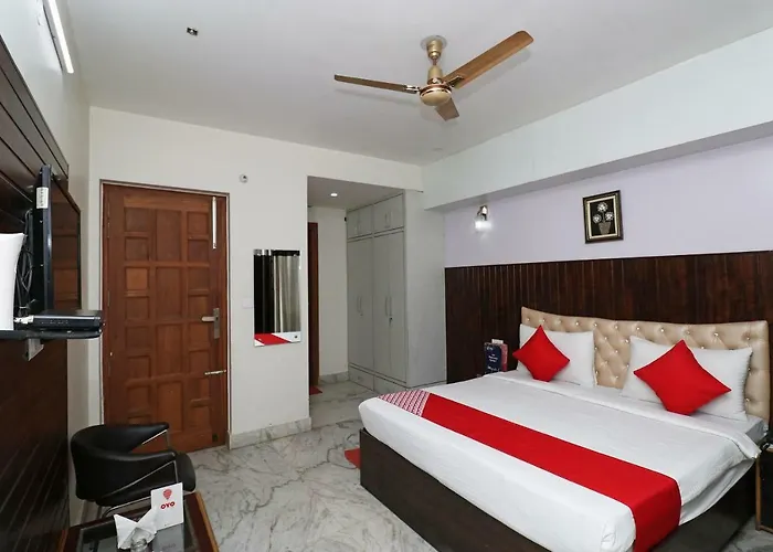 Oyo 28453 Hotel Heaven Stay