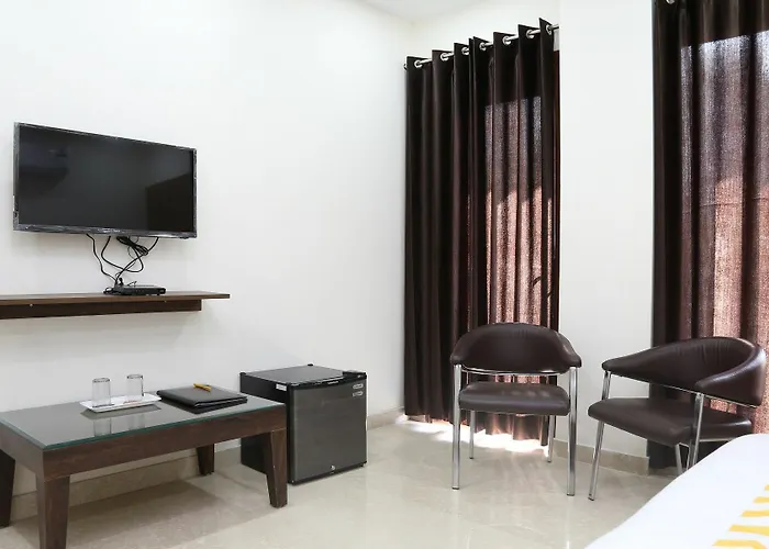 Fabhotel Daffodils Sohna Road