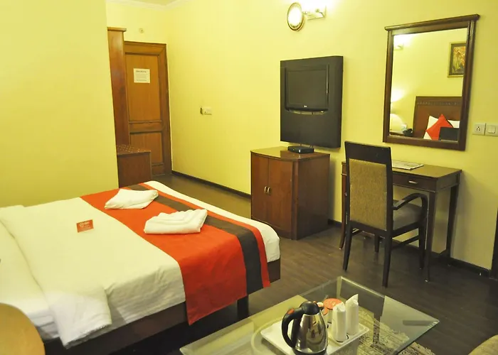 Oyo Rooms Sikanderpur Metro Station