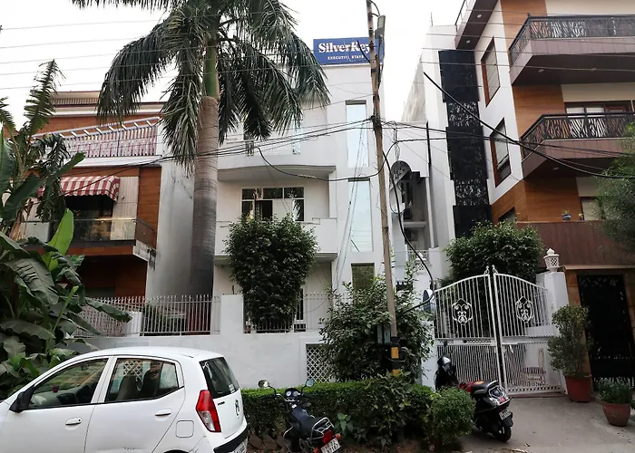 Oyo 20036 Silverkey Akash Neem Marg