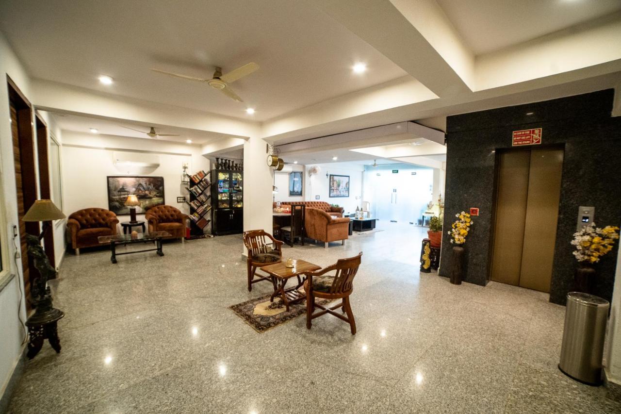 Hotel Saavi Golf Course Gurgaon
