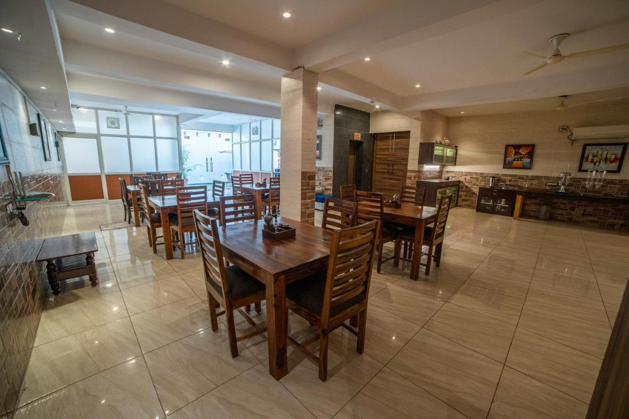 Saavi Golf Course 3* Gurgaon