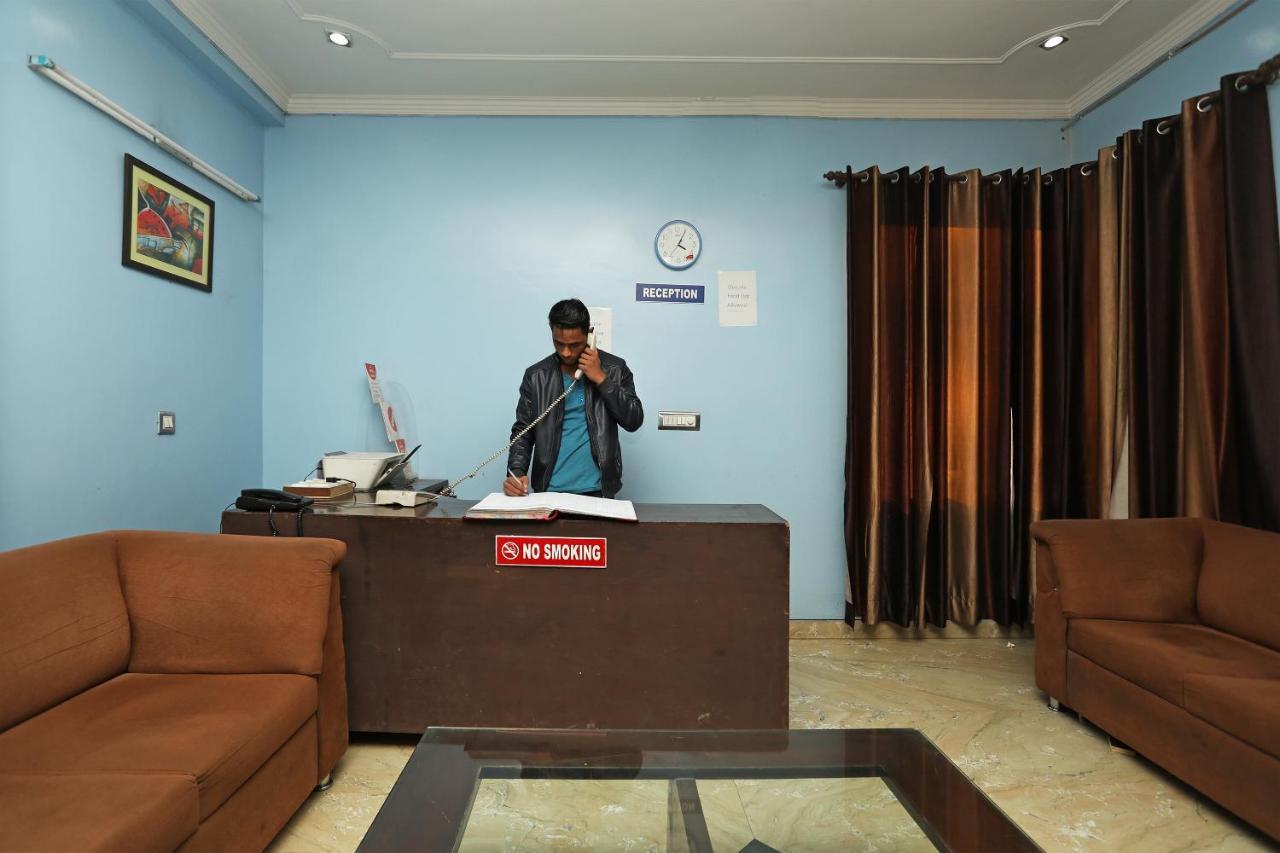 Hotel Oyo 15184 Dev Palace Gurgaon