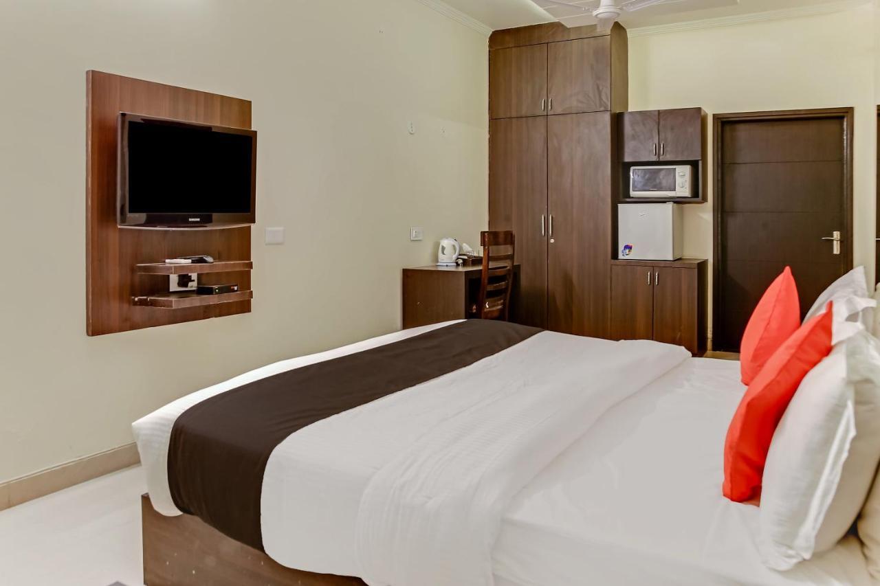 Capital O 29756 Golf View Hotel Gurgaon