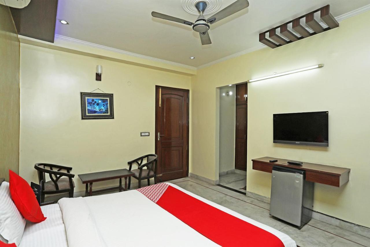 Oyo 15184 Dev Palace Hotel Gurgaon