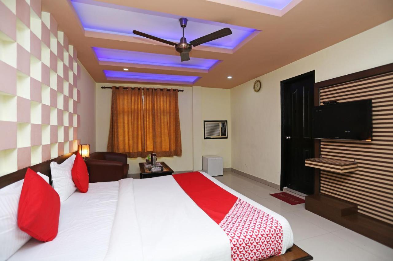 Oyo 16688 Hotel