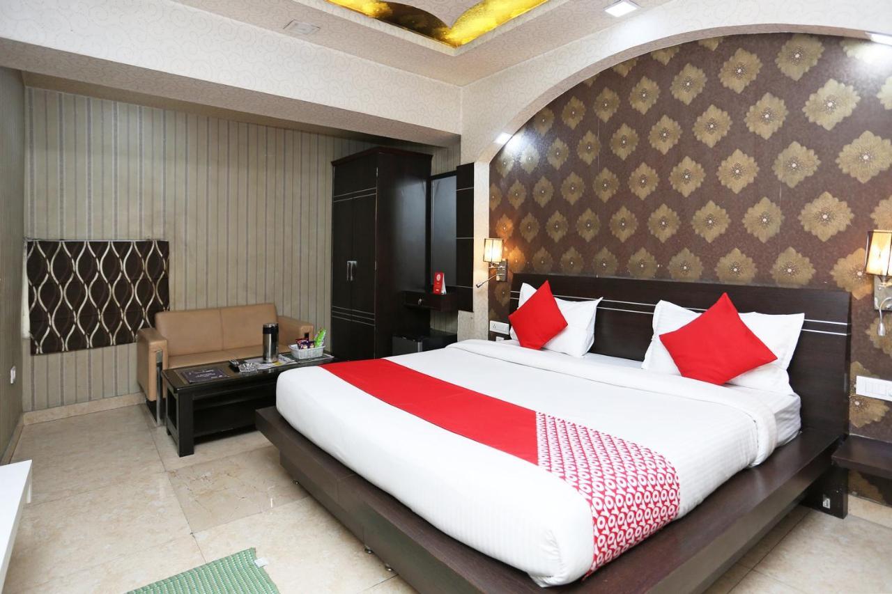 Oyo 16688 Hotel