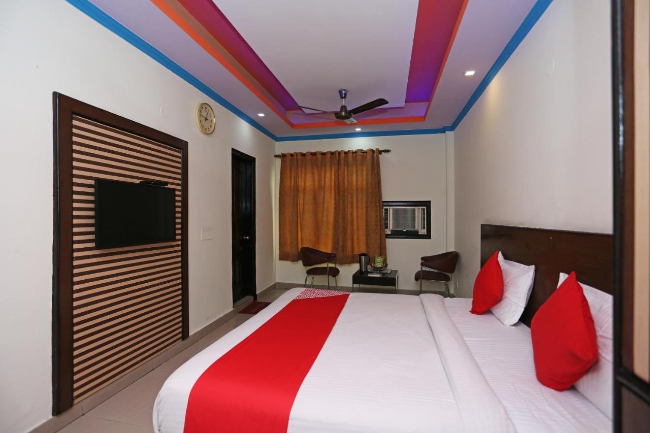 Oyo 16688 Hotel