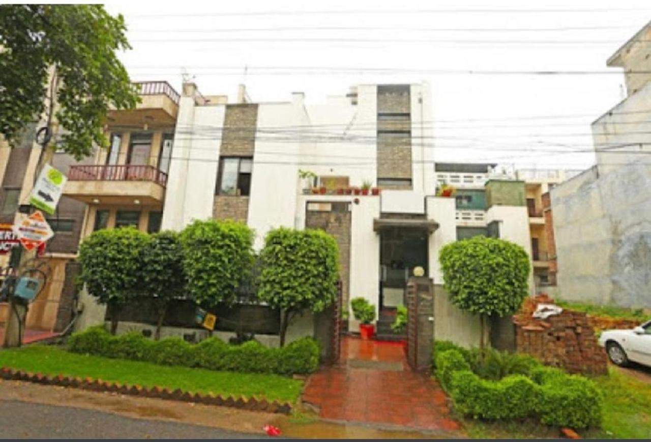 Guest house Hotel Pacific Inn Huda City Centre Gurgaon