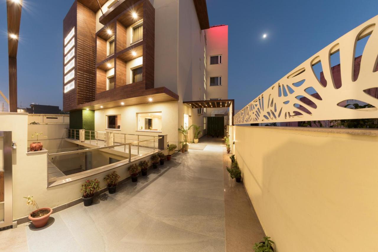 Silver Oak Near Medanta Medicity Hotel Gurgaon