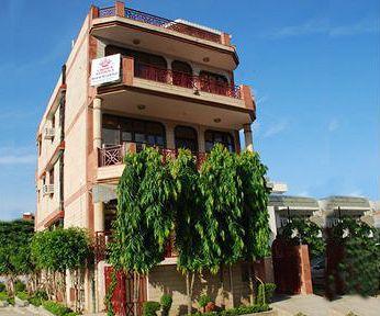 Hotel Crown 2*