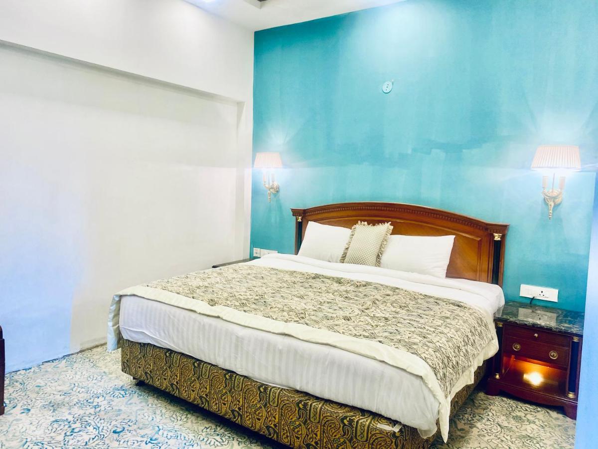 Apple Adventure Hotel