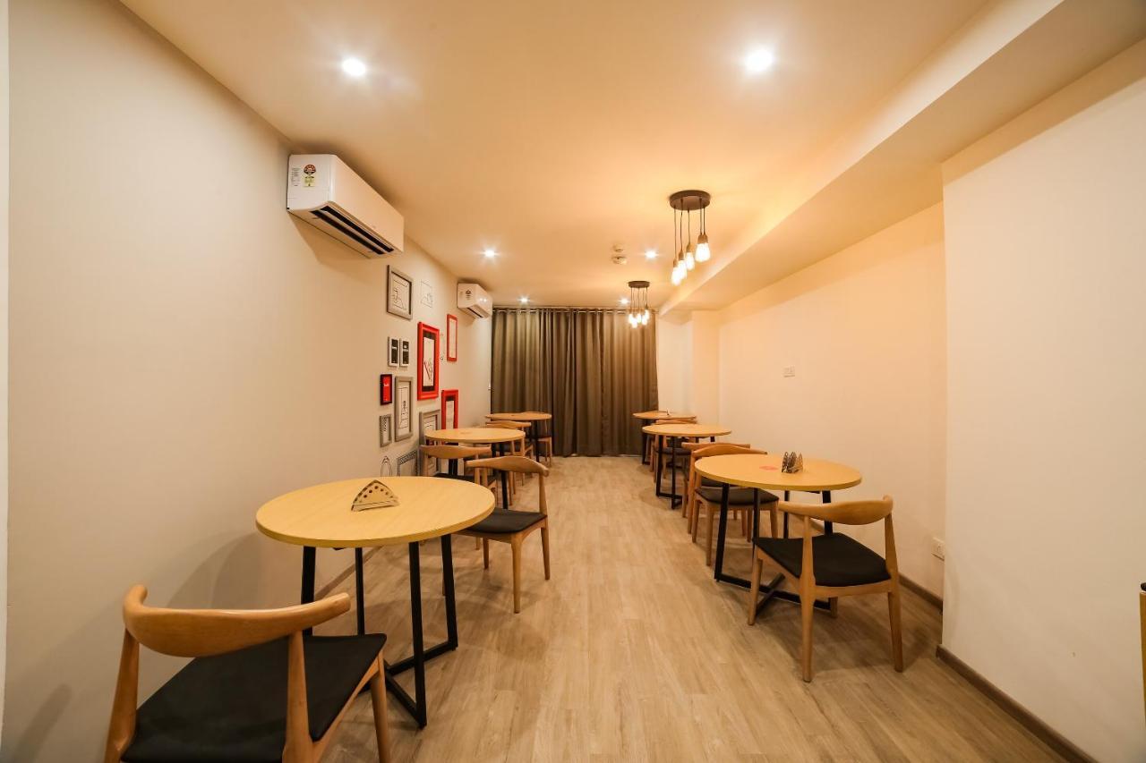 Super Townhouse Near Appu Ghar Hotel