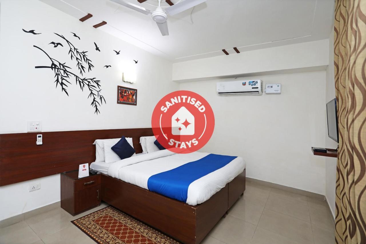 Oyo 2482 K V Complex Hotel