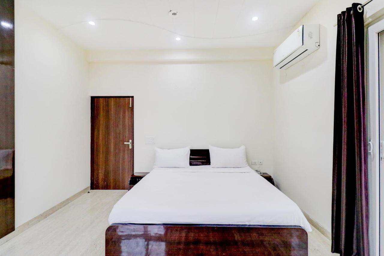 Oyo 79667 Townhouse Sunbrite