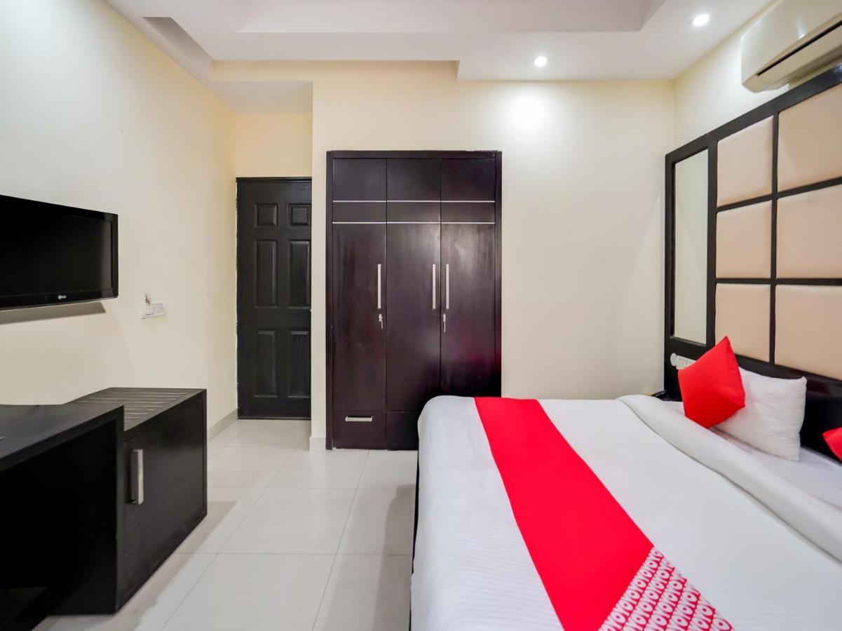 Oyo 309 The Royal Residency Hotel