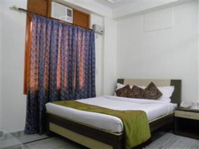 Hotel Mint Cyber