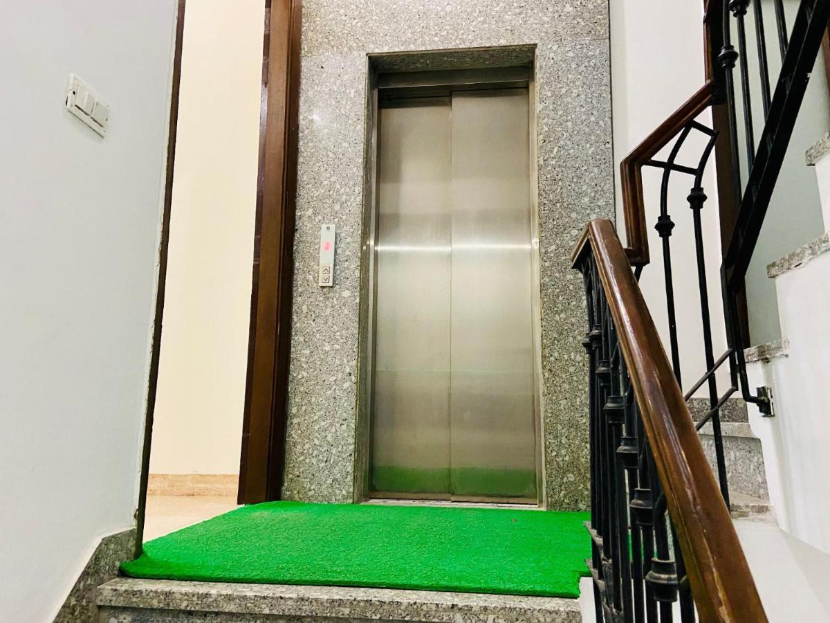 Bluo Dlf Cybercity - Kitchen, Balcony, Lift *
