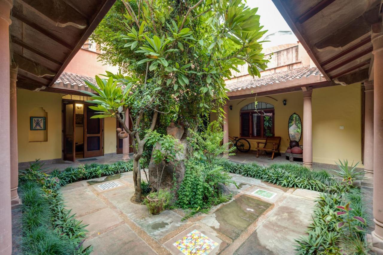Villa Hostie Chinar Haveli - Heritage With Pool, Gurgaon